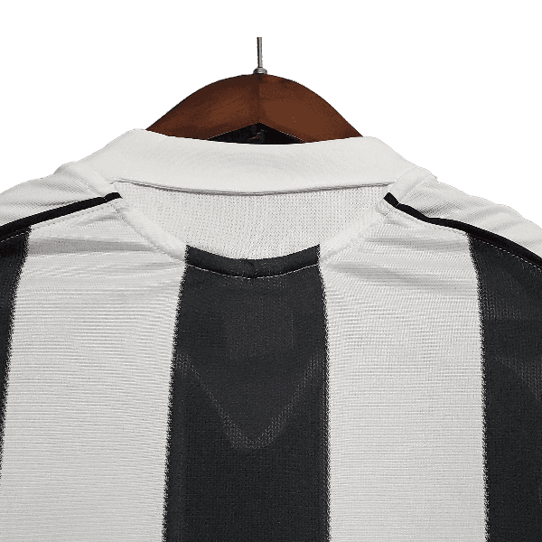 Newcastle Retro 05/06 Home (Free Personalisation)