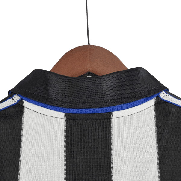 Newcastle REtro 00/01 Home (Free Personalisation)