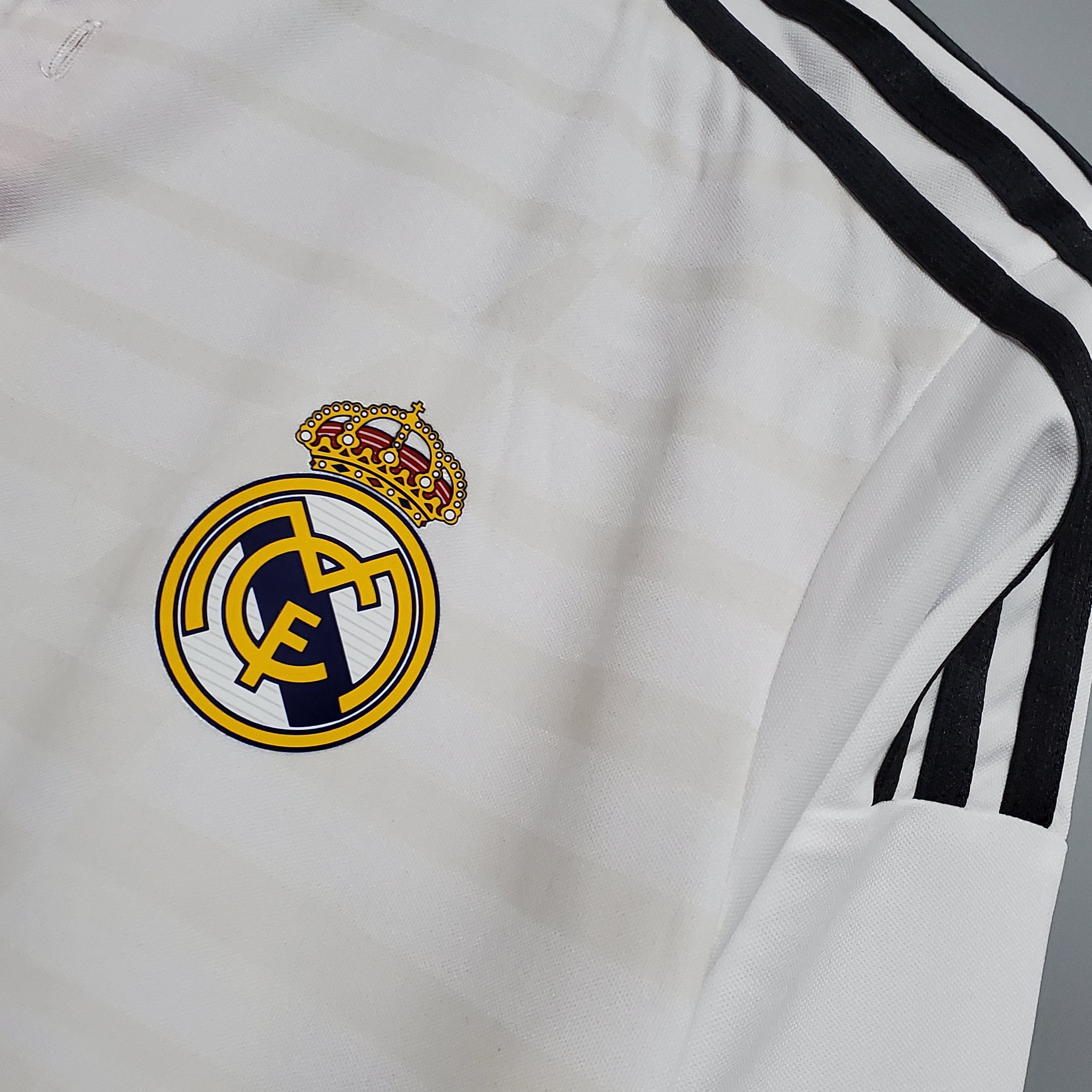 Real Madrid Retro Long Sleeve 2014/15 Home (Free Personalisation)