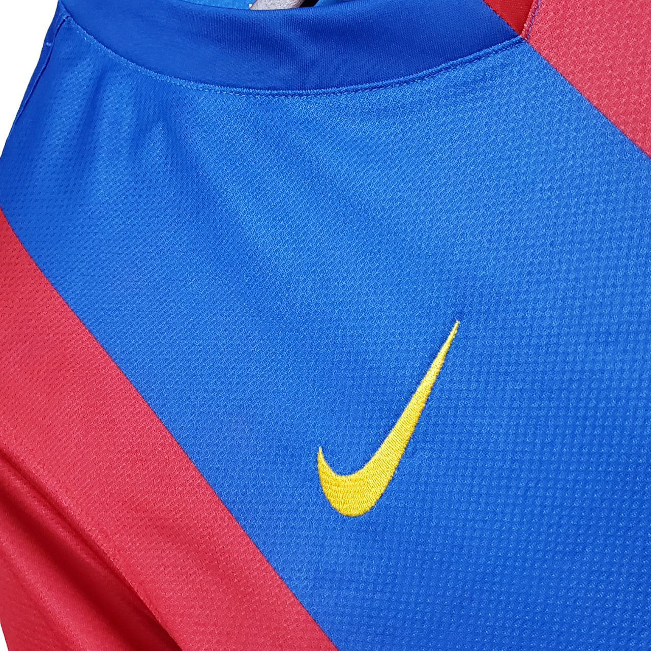 Barcelona Retro 06/07 Home (Free Personalisation)
