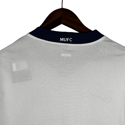 Manchester United Retro Long Sleeve 2007/08 White (Free Personalisation)