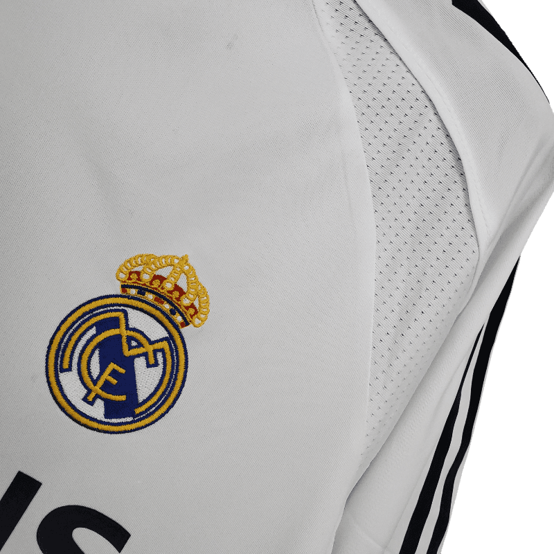 Real Madrid Retro 2005/06 Home (Free Personalisation)